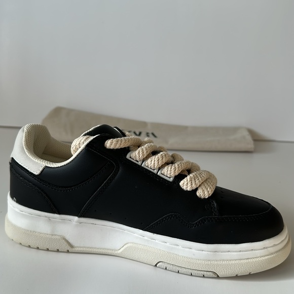 Zara Men’s Chunky Black Sneakers with Cream Laces - Picture 17 of 17